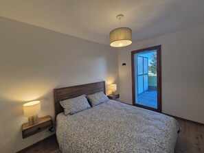 1 bedroom, WiFi, bed sheets