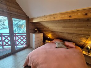 3 bedrooms, bed sheets
