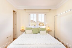 5 bedrooms, iron/ironing board, internet, bed sheets - Home2Book Timeless Elegance Villa, Los Cristianos (Los Cristianos)