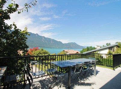 Comfortable villa with a view of Lake Bourget