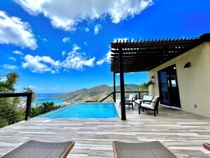 Outdoor pool - Big Views Over the Private Pool from this Simple Modern Getaway (Carolina)