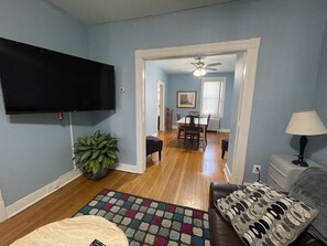 Living area - 3-bedroom D.C. row house with parking, Metro across the street! WOW (Washington)
