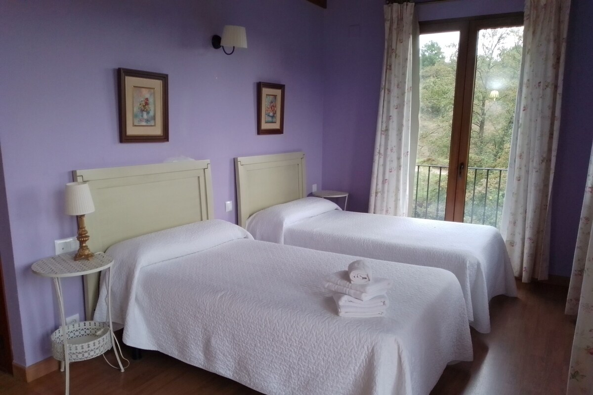 Double Room, Multiple Beds, Garden View