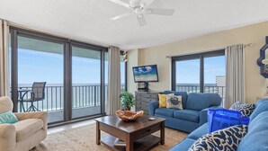 Kondominium, Beberapa Tempat Tidur, balkon, pemandangan samudra (Watercrest 1110 | Sunset Haven) | Area keluarga | Televisi layar datar 35-inci dengan saluran TV digital
