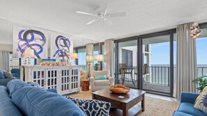 Kondominium, Beberapa Tempat Tidur, balkon, pemandangan samudra (Watercrest 1110 | Sunset Haven) | Area keluarga | Televisi layar datar 35-inci dengan saluran TV digital