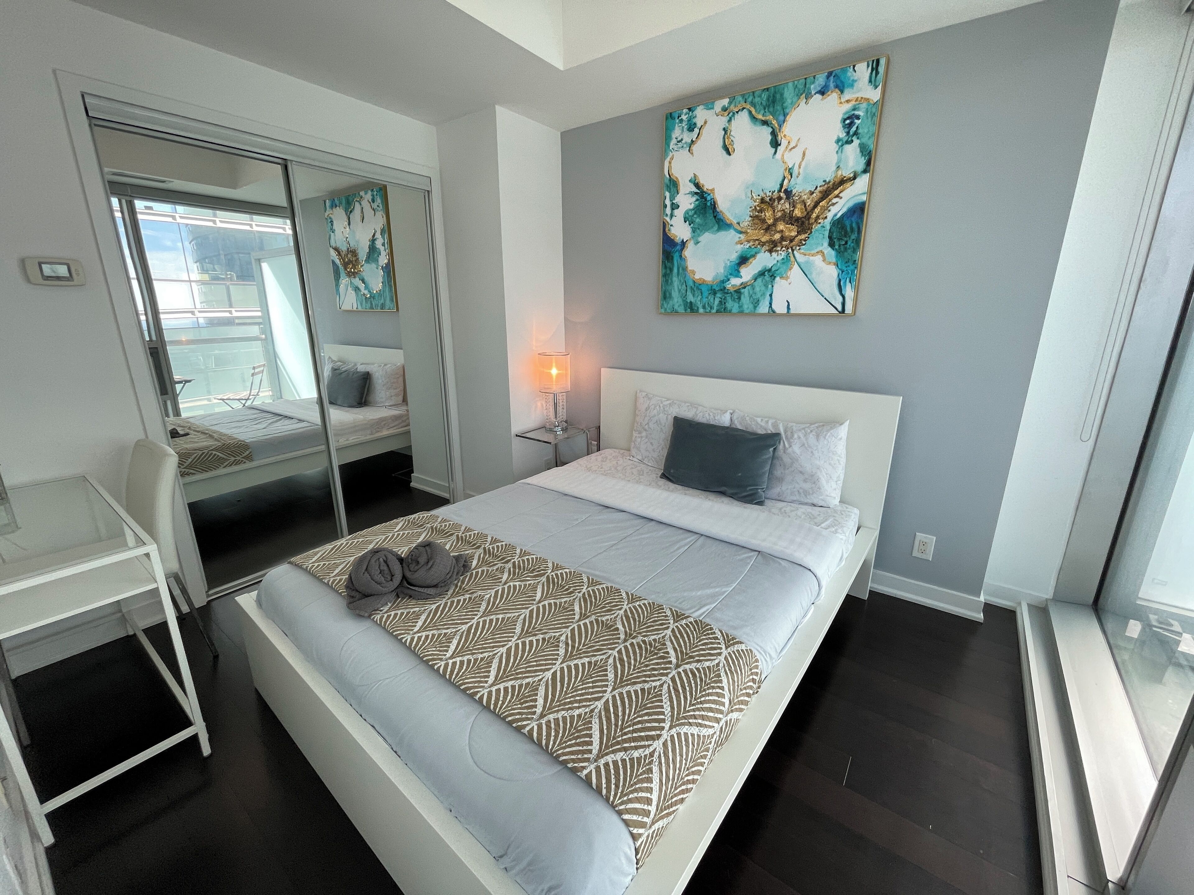 1 habitación, tabla de planchar con plancha, wifi y ropa de cama 