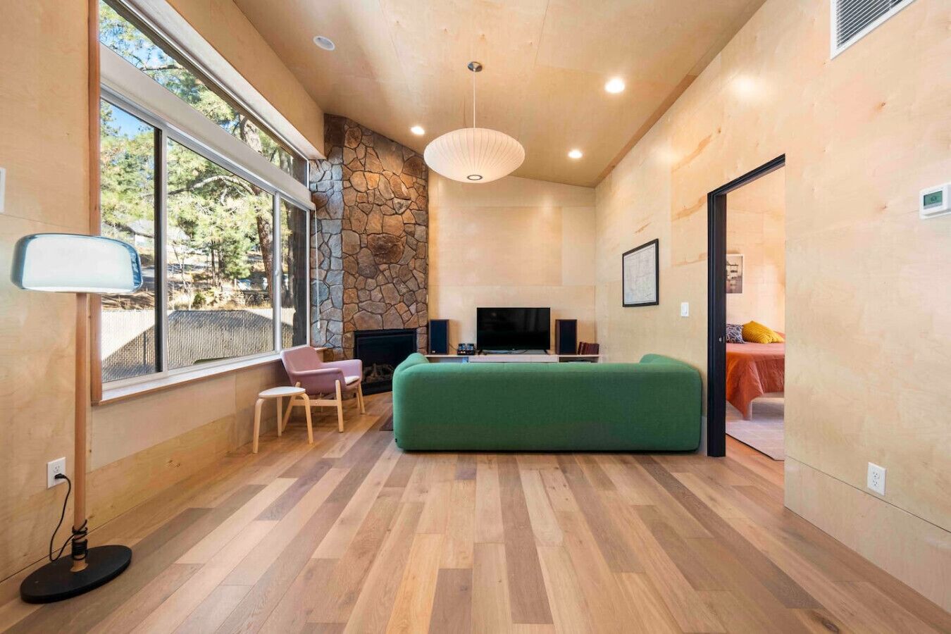 Smart TV, fireplace, stereo