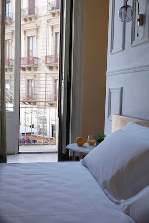 Cortinas blackout y sistema de insonorización