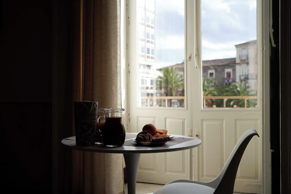 Petit déjeuner complet compris tous les jours