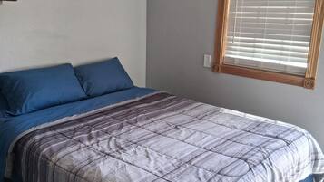 1 bedroom, WiFi, bed sheets