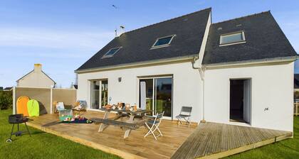 À 300m de la côte sauvage, maison familiale pour 8
