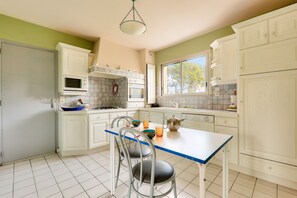 Køleskab, mikrobølgeovn, ovn, opvaskemaskine