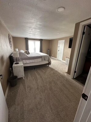 3 chambres, fer et planche à repasser, accès au Wi-Fi (inclus)