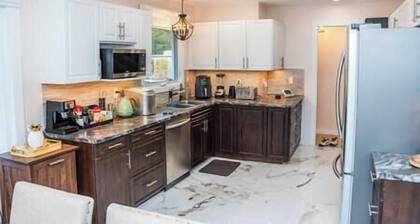 Melittas Riverfront villa King Bed Sauna Game Room