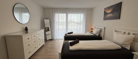3 bedrooms, iron/ironing board, WiFi, bed sheets