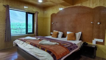 Comfort Double Room, River View | Blackout drapes