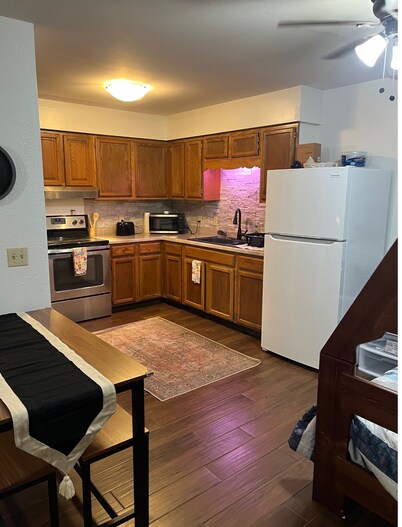 Springside Cottage in beautiful Eminence. Great outdoor space - NEW Hot tub!