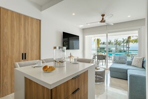 Dining - Luxury 1BD Beachfront unit & 8 pools at Harbor 171 1BD Condo for rent in North H (Puerto Vallarta)