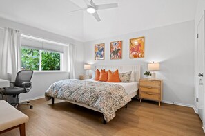 3 bedrooms, desk, iron/ironing board, travel cot