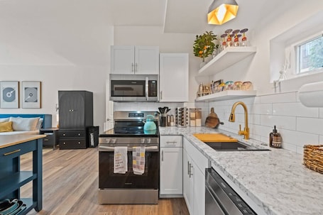 Eigene Küche. Pet friendly downtown studio!