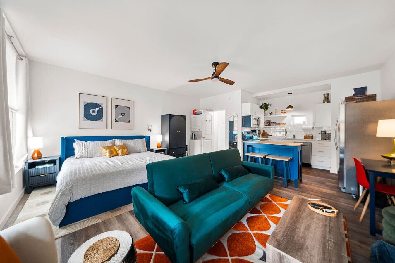 Desk, iron/ironing board, WiFi