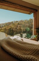 Premier Single Room, Mountain View | Free WiFi, bed sheets