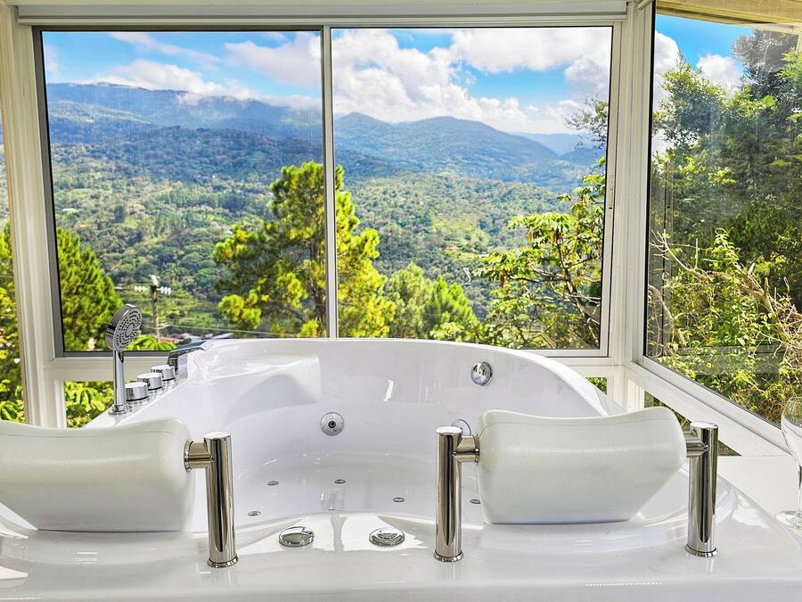 Bañera de hidromasaje privada