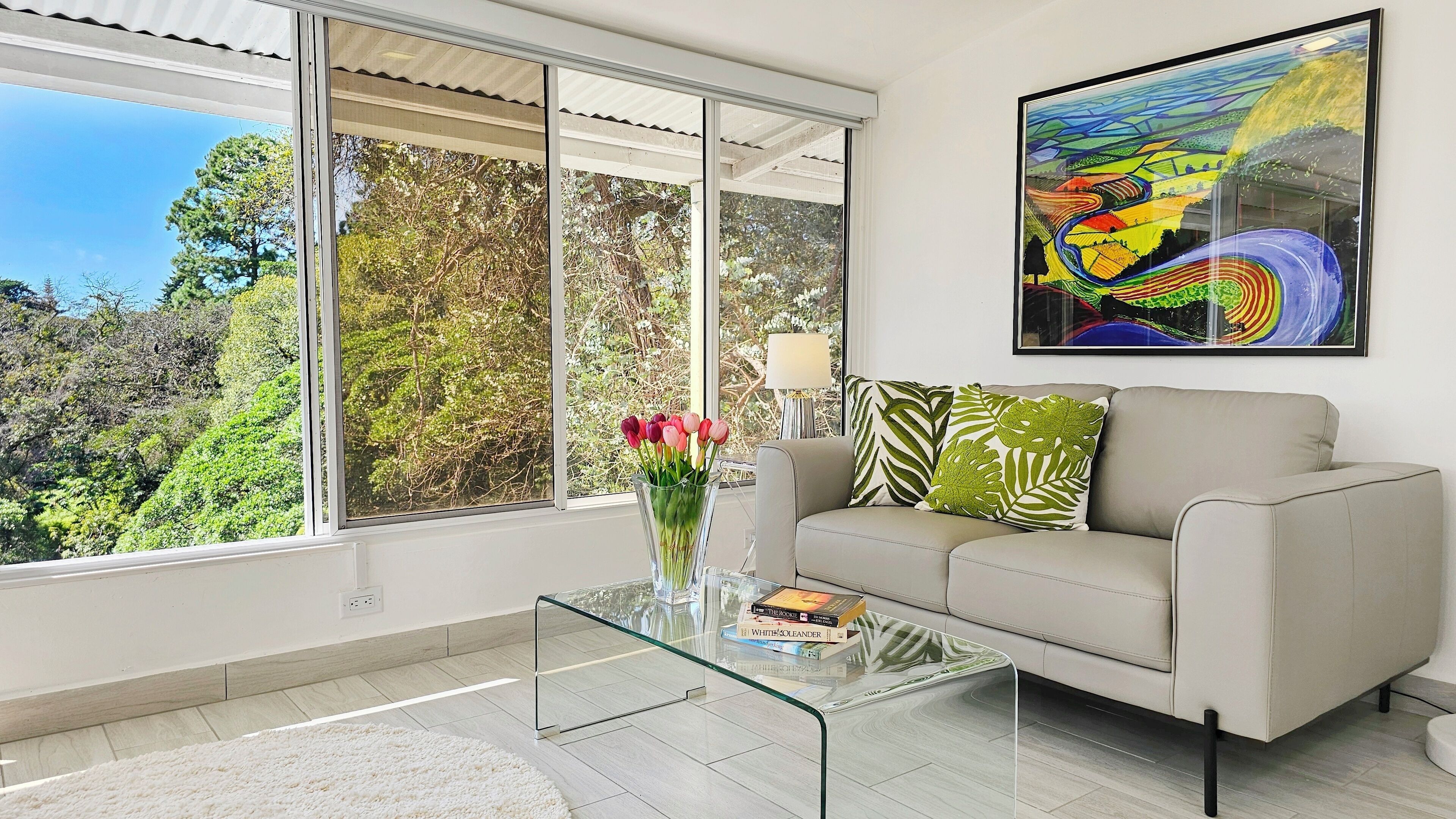 Superior-Studiosuite, Talblick, Bergseite | Wohnbereich | Fernseher