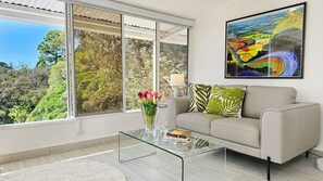 Superior Studio Suite, Valley View, Mountainside | Living area | TV - Casa Reina by Villa Alejandro (Boquete)