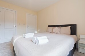 2 Schlafzimmer, Bügeleisen/Bügelbrett, WLAN, Bettwäsche