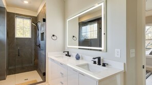Interior - Stunning New Build in East Nash Minutes to Broadway The Stage by Avantstay (Nashville)