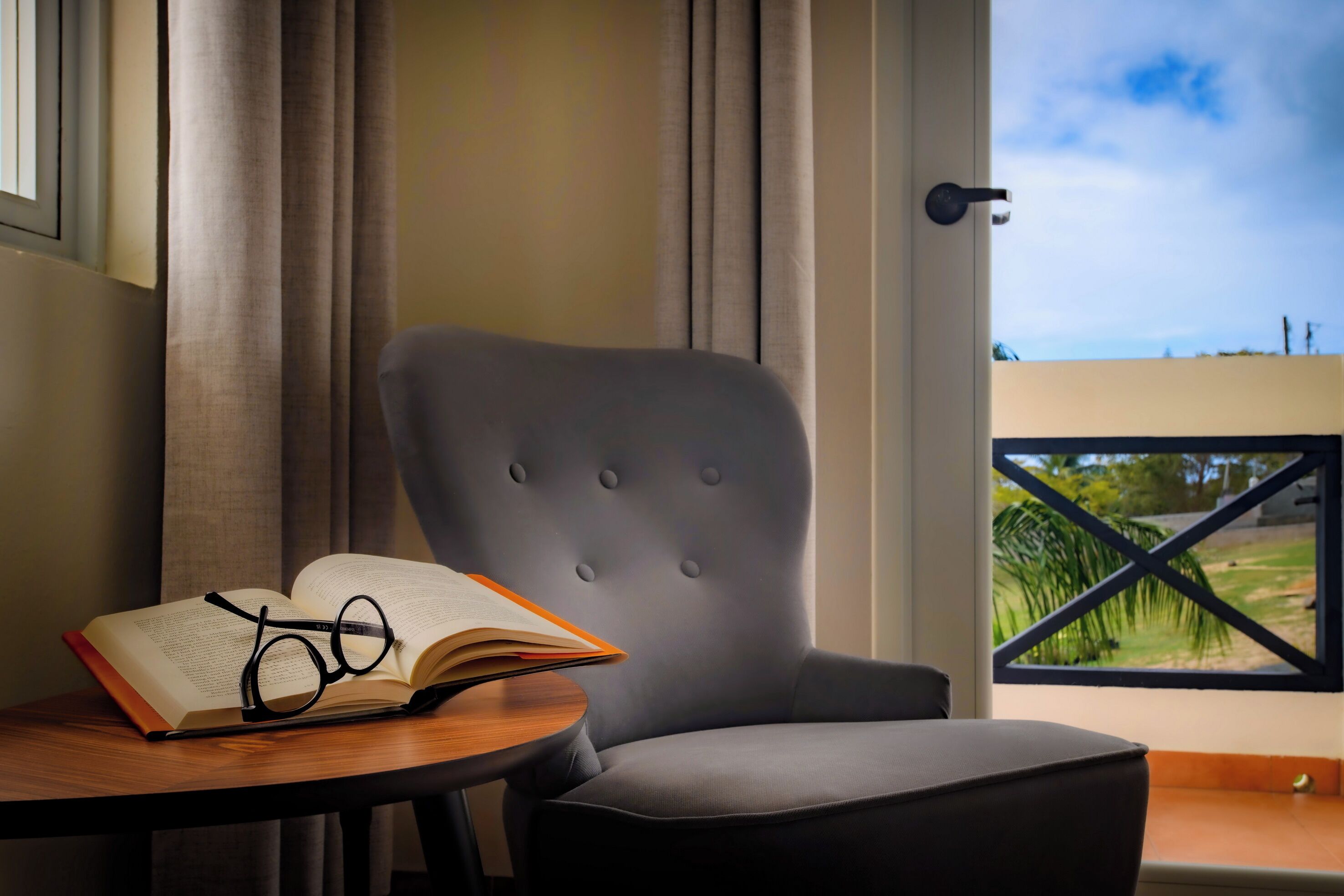 King Bed Private Balcony Pool and Caribbean View - Room 10