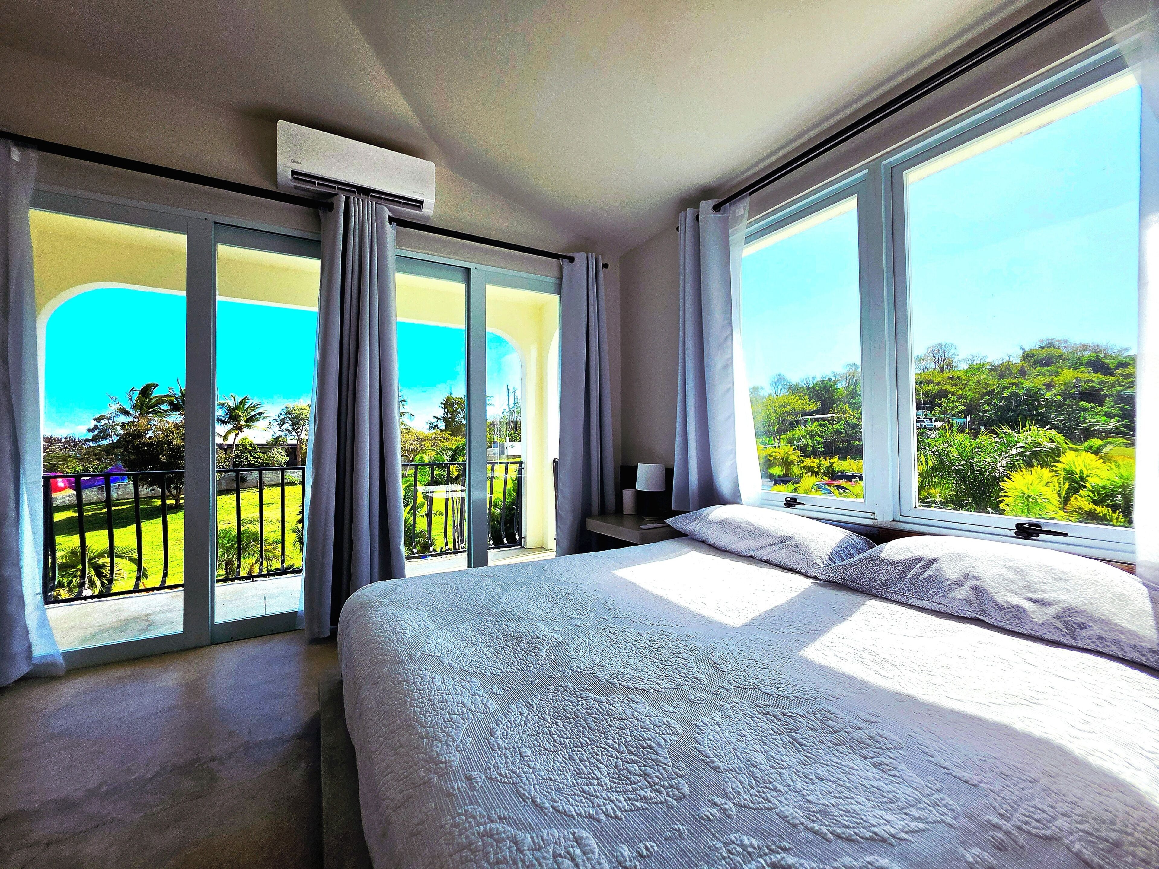 Pool House Suite | 高級寢具、特厚豪華床墊、免費 Wi-Fi、床單