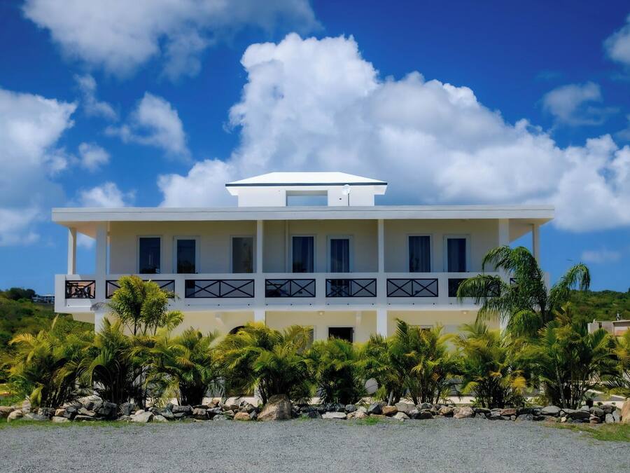 Fachada de la propiedad