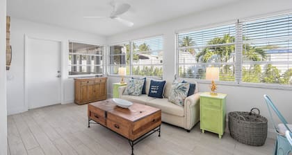 Welcome to Manatee Inn, a charming and cozy getaway located in Jupiter,Fl