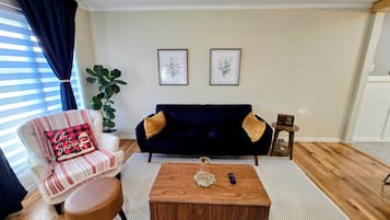 Smart TV, books, stereo