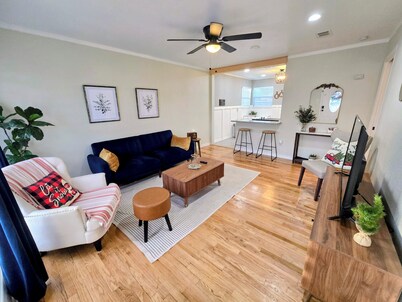 Charming 2-bedroom house in Lubbock TX,  Walking Distance from Texas Tech