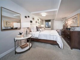 Skrivbord, arbetsyta för laptop, strykjärn/strykbräda och gratis wi-fi