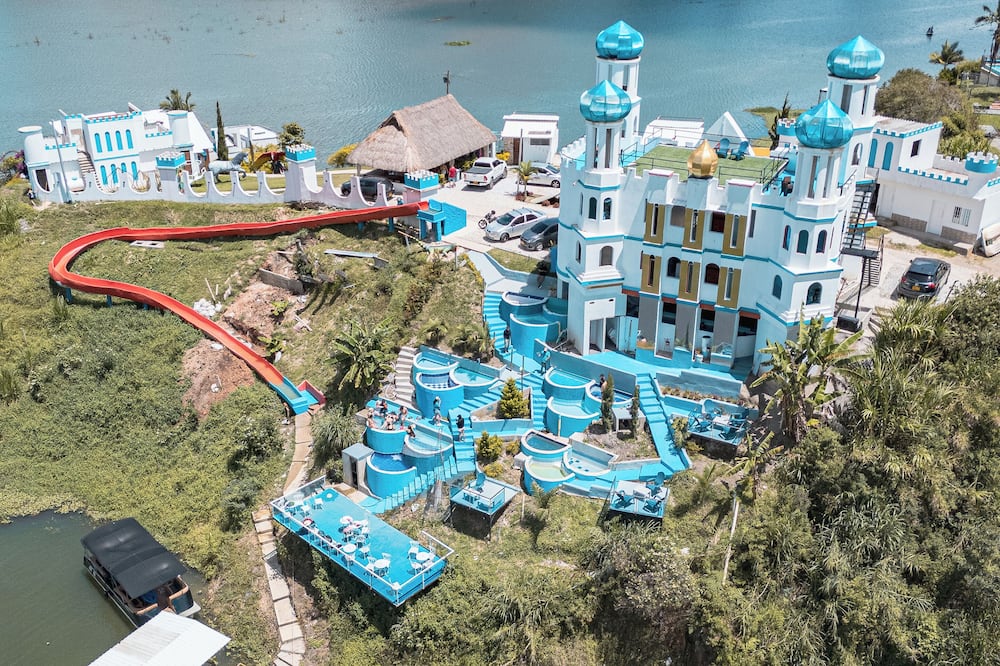 Hotel y Termales Castillo del Lago