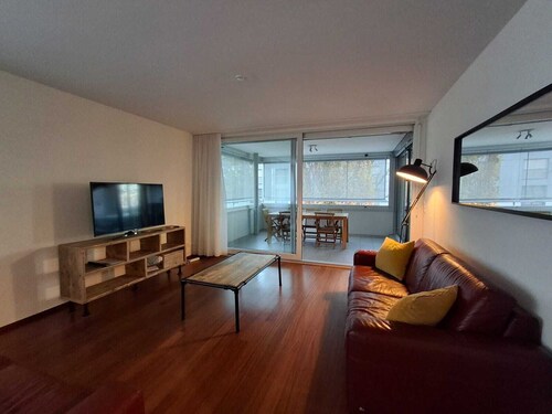 4-Bedroom Getaway in Zug with Fast Wi-Fi and Spacious Living