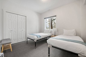 3 Schlafzimmer, Schreibtisch, kostenloses WLAN, BettwÀsche