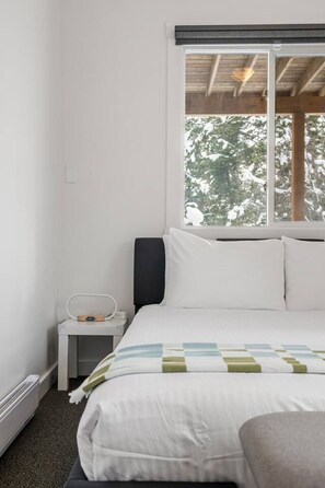 2 bedrooms, desk, free WiFi, bed sheets