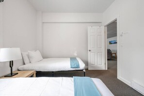 3 chambres, bureau, Wi-Fi gratuit, draps fournis