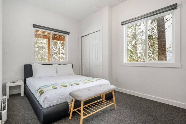 3 chambres, bureau, Wi-Fi gratuit, draps fournis