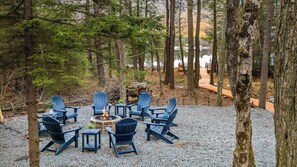 Interior - Waterfront Priv Dock, Hot Tub, Game Room Lakeview Sunset Heaven by Avantstay (Blakeslee)