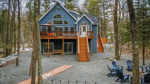 Interior - Waterfront Priv Dock, Hot Tub, Game Room Lakeview Sunset Heaven by Avantstay (Blakeslee)