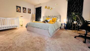 4 soveværelser, skrivebord, strygejern/strygebræt, gratis Wi-Fi