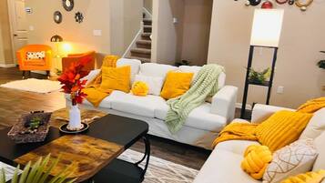 Smart-tv, bordfodbold, kontorer