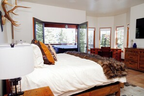 5 bedrooms, iron/ironing board, WiFi, bed sheets - Sleeps 22 Hot Tub 3 Car Garage Sauna Gym (Angel Fire)