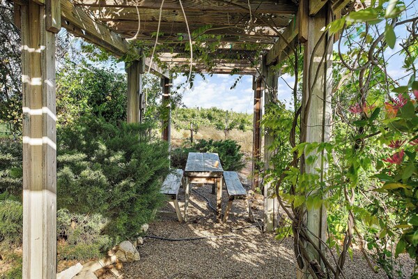 Wellsona By Avantstay Wine Trail Estate + Pool, Hot Tub Main Home + Guest Home - Eberle Winery, Paso Robles